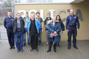 Młodzież podczas spotkania w KRP Warszawa VI