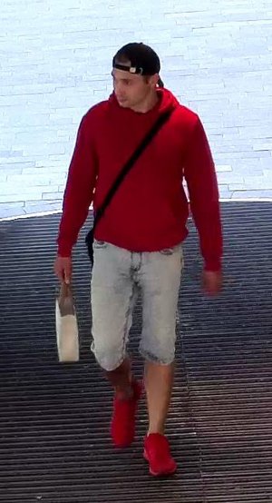 na zdjęciu widać poszukiwanego przez policjantów mężczyznę