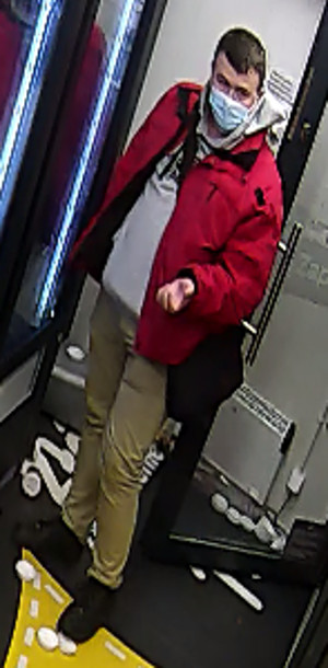 na zdjęciu widać poszukiwanego mężczyznę