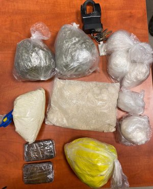 na zdjęciu widac zabezpieczone substancje