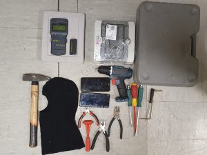 na zdjęciu widać ujawnione przedmioty