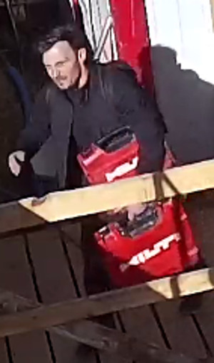 na zdjęciu widać poszukiwanego mężczyznę