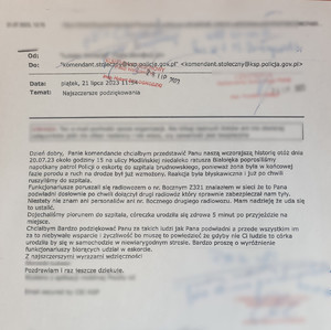 Zdjęcie przedstawia wydrukowanego e-maila zaadresowanego do Komendanta Stołecznego Policji. Część teksu jest zasłonięta komputerowym filtrem.