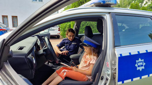 Policjantka na pikniku rodzinnym