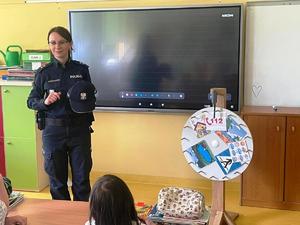 Policjantka w klasie.