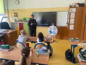Policjantka w klasie.