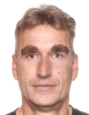 Zdjęcie przedstawia wizerunek mężczyzny.