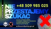 Zdjęcie przedstawia kolorowy plakat z napisem: "Nie przestajemy szukać".